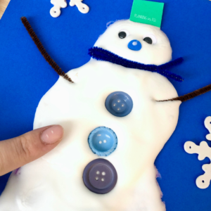 Puffy Paint snowman stays puffy! Fun sensory experience. Paint using white glue and shaving cream.